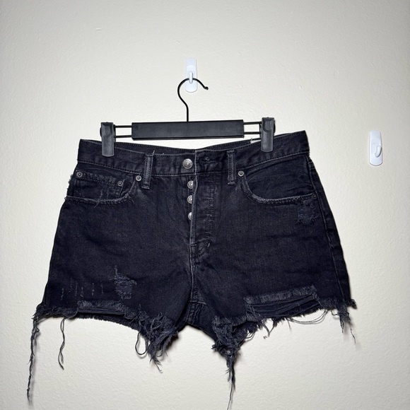 We The Free | Distressed Short - Picture 1 of 3